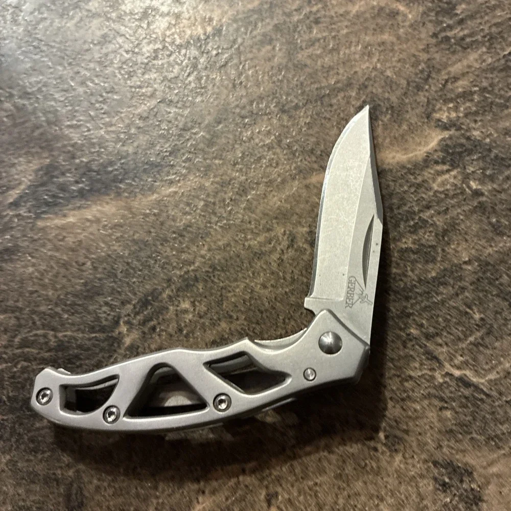 Gerber Mini Paraframe Folding Knife with Pocket Clip Great Condition